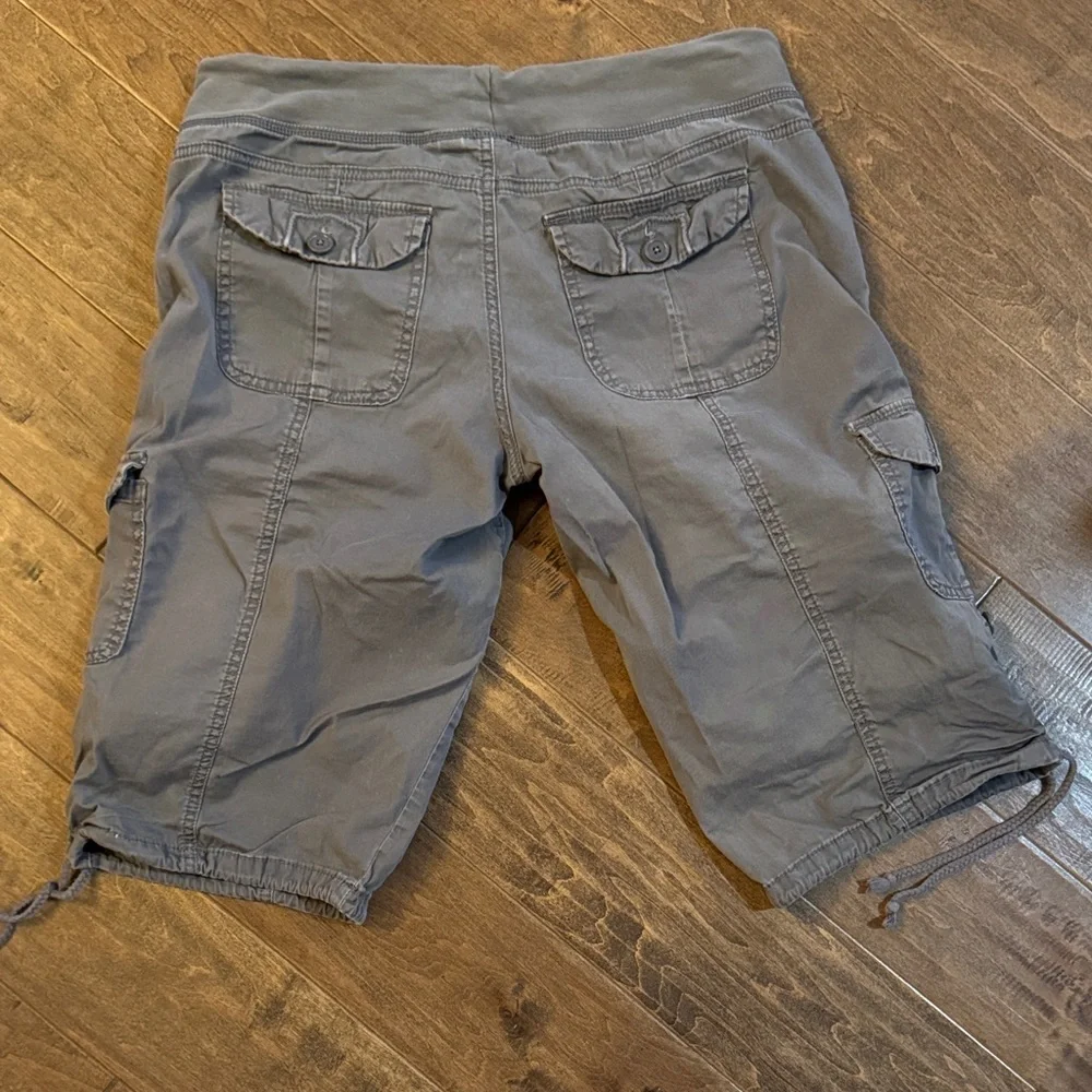 UNIONBAY Juniors Y2K Cargo Shorts in Gray - Picture 3 of 3